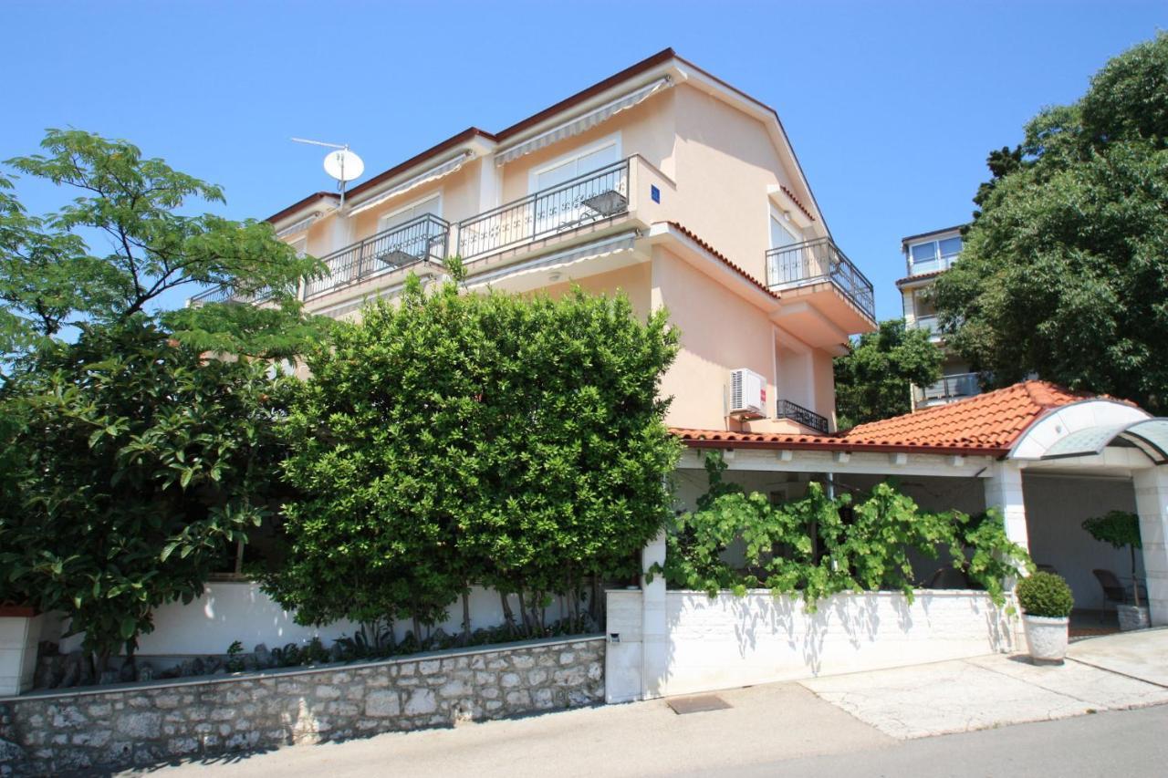 Apartments Domino R Драмаль Экстерьер фото